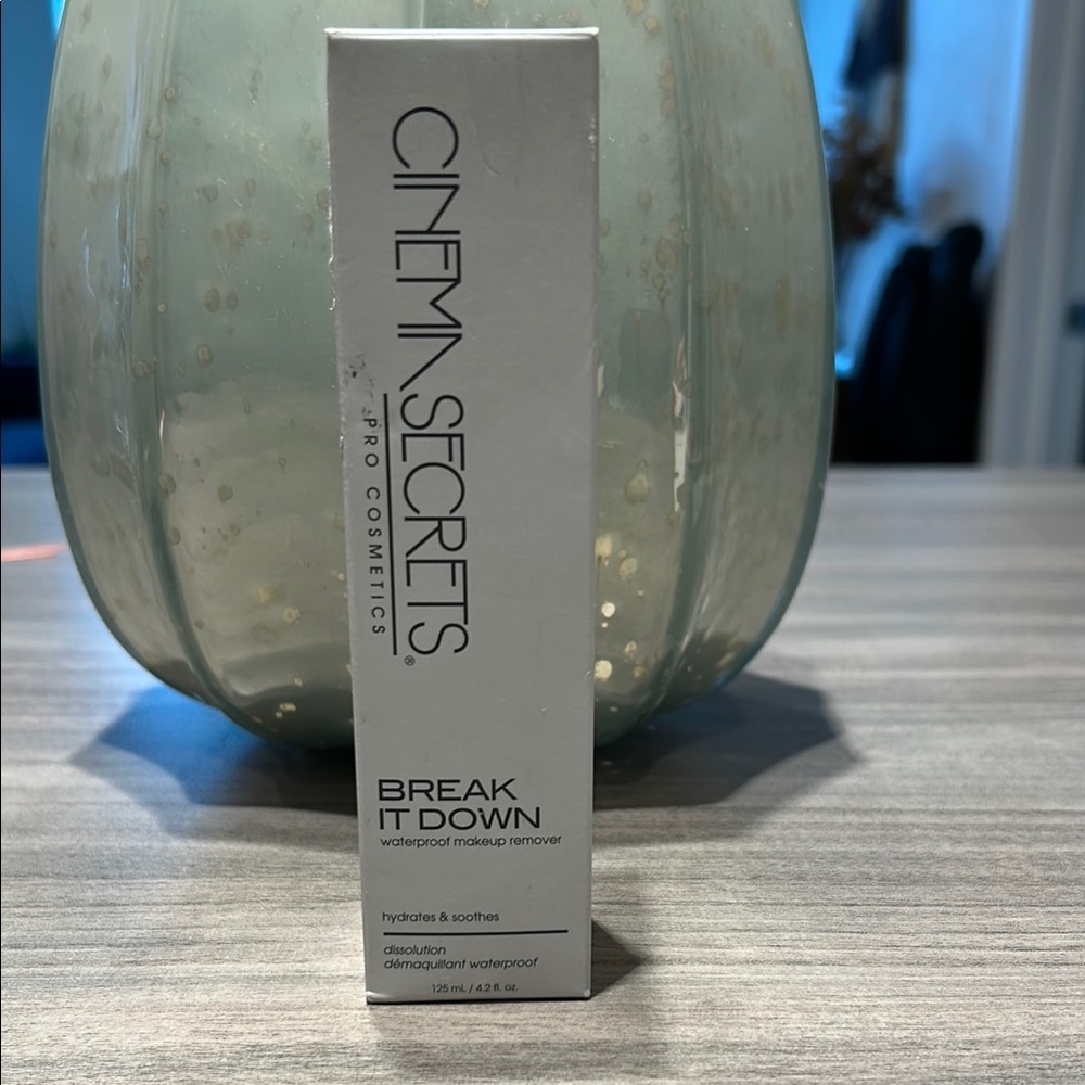 Cinema Secrets Break It Down Makeup Remover